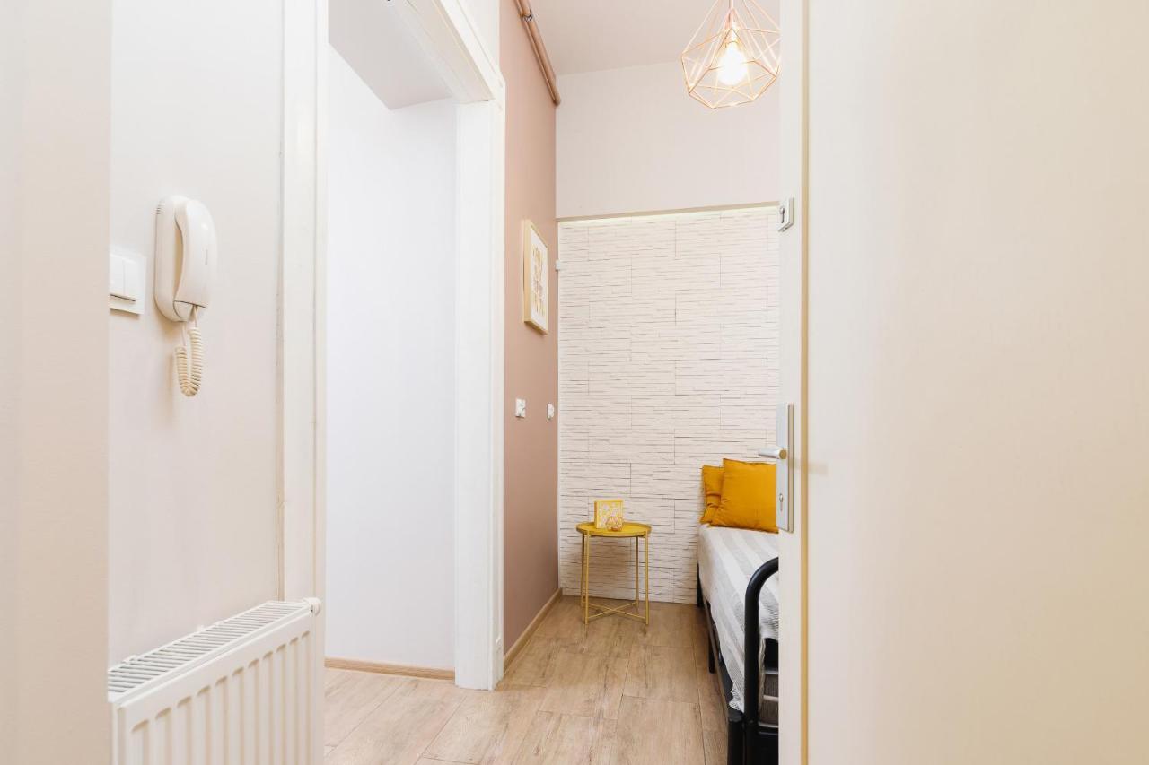 Topolowa 48 By Renters